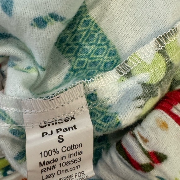 Lazy one NWT moose red and green patterned moose pjs perfect for holidays size S - Picture 6 of 7